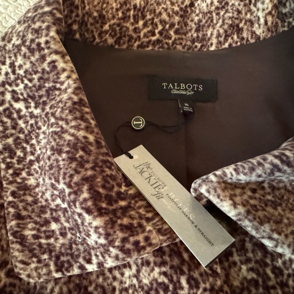 Velvet jacket by Talbots in subtle leopard print. Very pretty - Picture 3 of 8